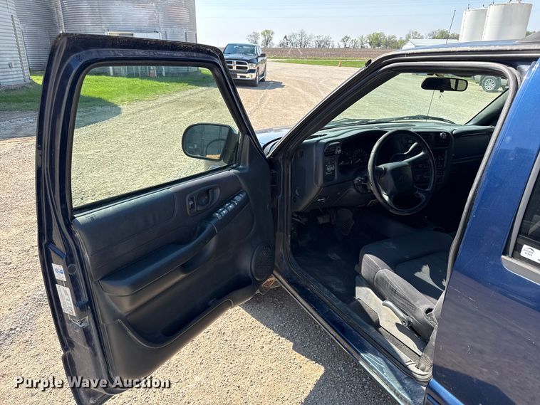 image for item EV7667 2003 Chevrolet Blazer SUV