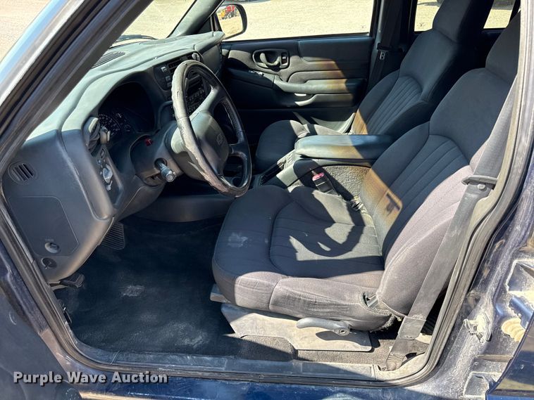 image for item EV7667 2003 Chevrolet Blazer SUV