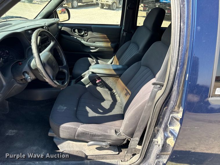 image for item EV7667 2003 Chevrolet Blazer SUV