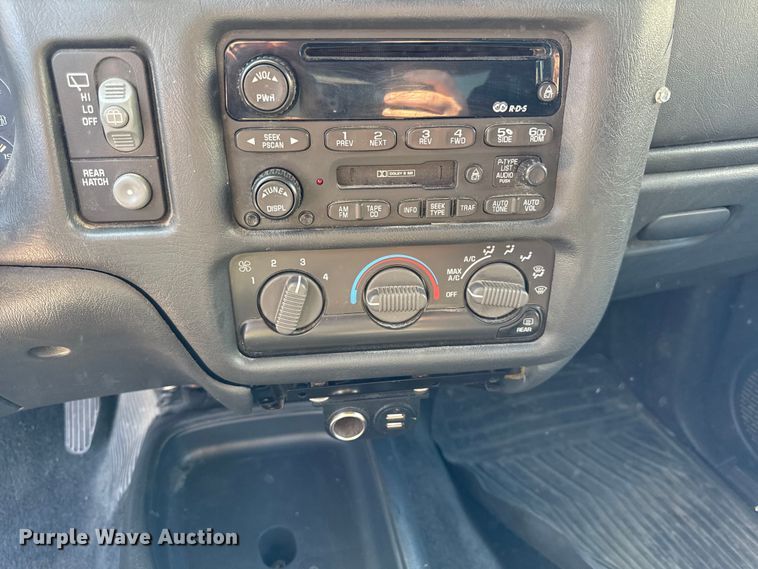 image for item EV7667 2003 Chevrolet Blazer SUV