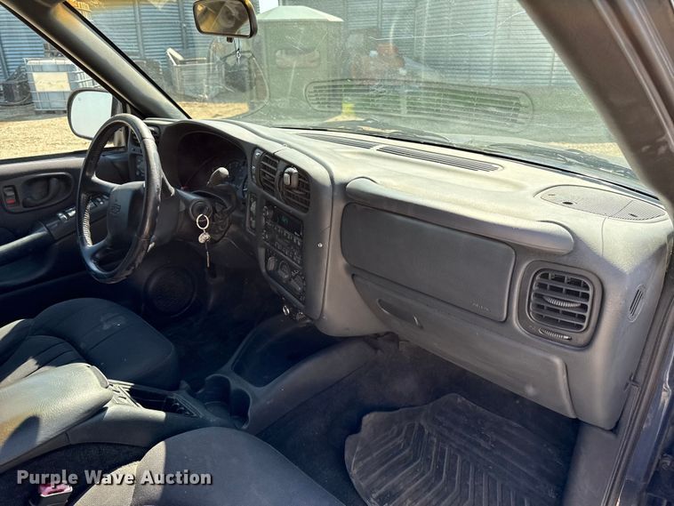 image for item EV7667 2003 Chevrolet Blazer SUV