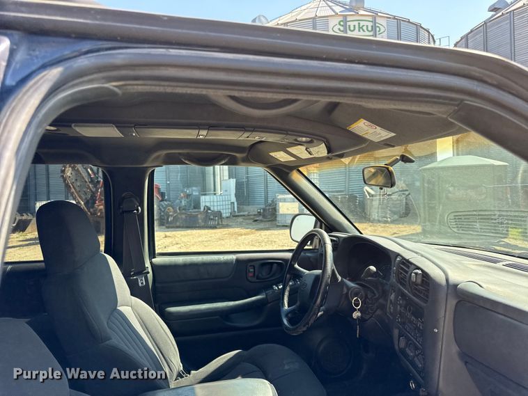 image for item EV7667 2003 Chevrolet Blazer SUV