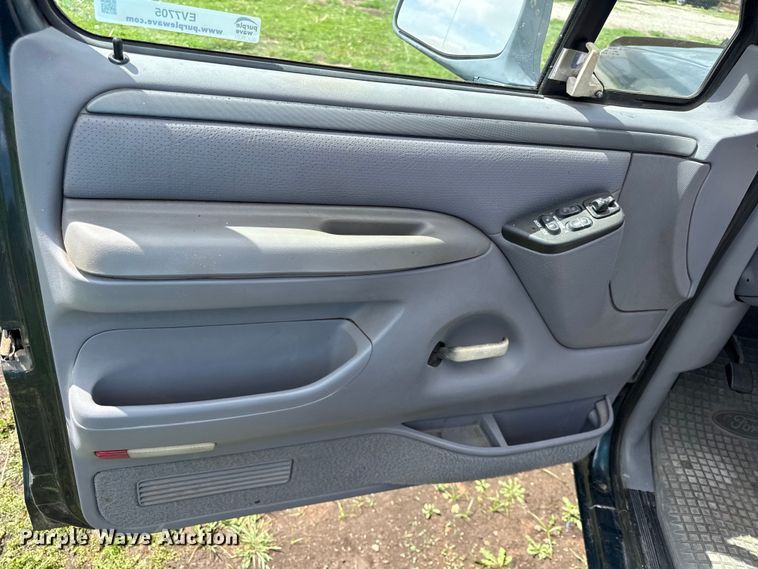 image for item EV7705 1995 Ford F-150 Ext. Cab pickup truck
