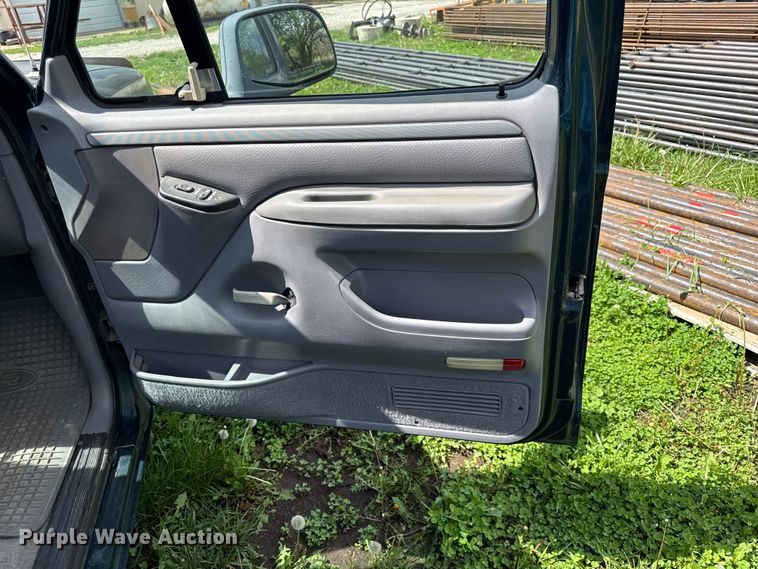 image for item EV7705 1995 Ford F-150 Ext. Cab pickup truck