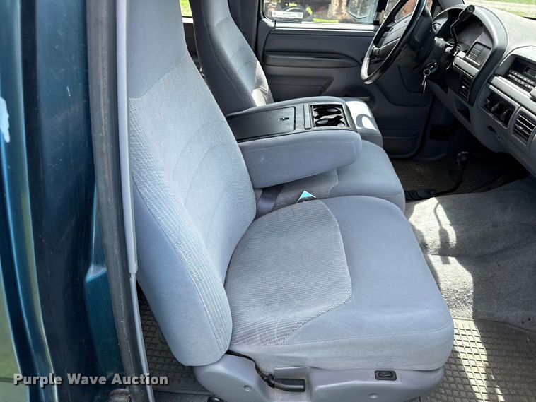 image for item EV7705 1995 Ford F-150 Ext. Cab pickup truck