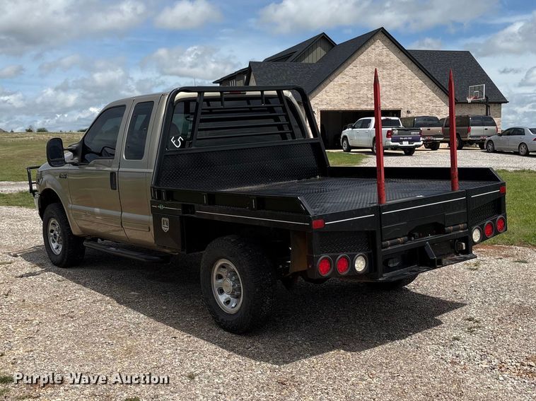 image for item EW1499 2001 Ford F250 Super Duty bale bed pickup truck