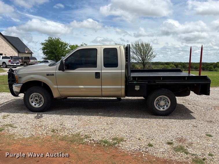 image for item EW1499 2001 Ford F250 Super Duty bale bed pickup truck
