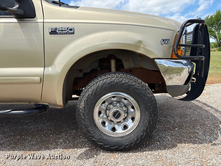 image for item EW1499 2001 Ford F250 Super Duty bale bed pickup truck