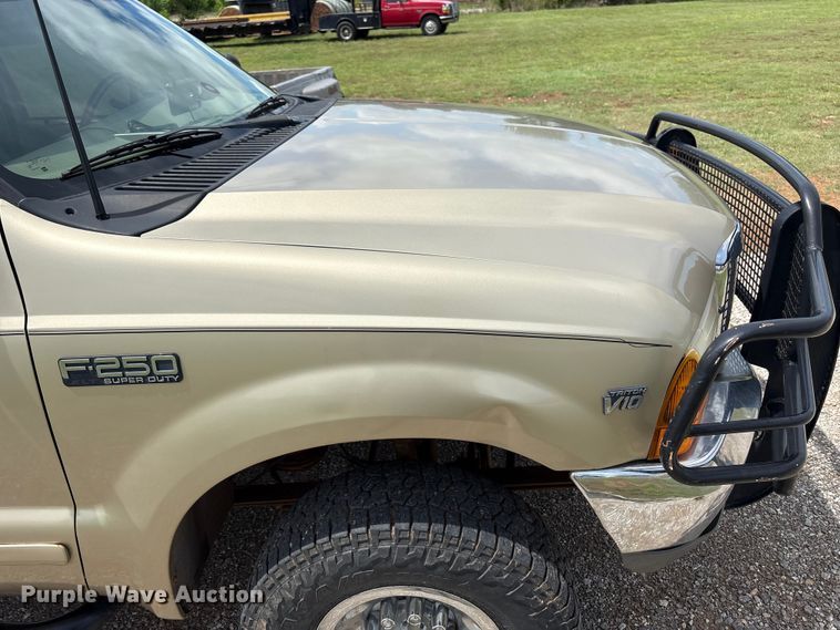 image for item EW1499 2001 Ford F250 Super Duty bale bed pickup truck