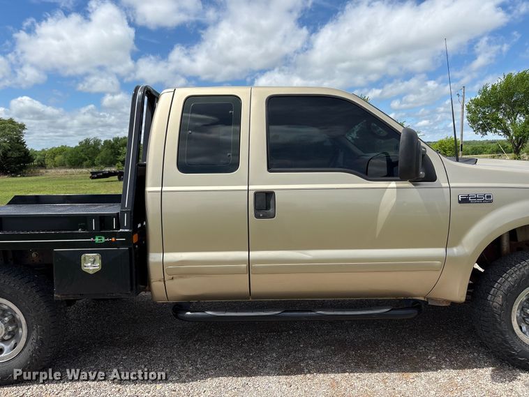 image for item EW1499 2001 Ford F250 Super Duty bale bed pickup truck