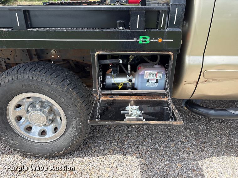 image for item EW1499 2001 Ford F250 Super Duty bale bed pickup truck