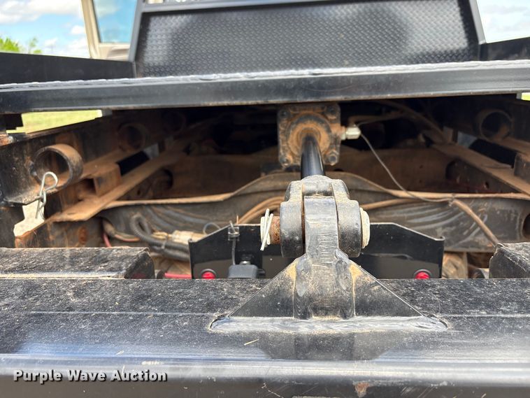image for item EW1499 2001 Ford F250 Super Duty bale bed pickup truck