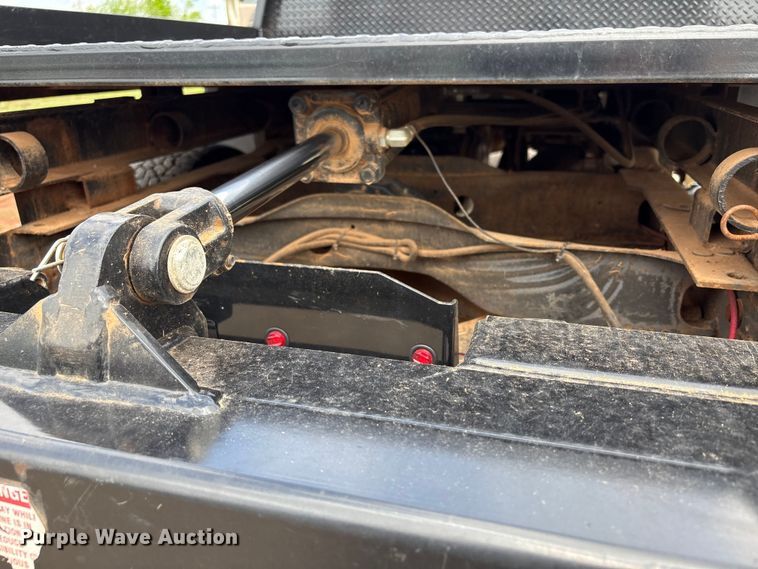 image for item EW1499 2001 Ford F250 Super Duty bale bed pickup truck