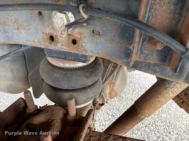 image for item EW1499 2001 Ford F250 Super Duty bale bed pickup truck