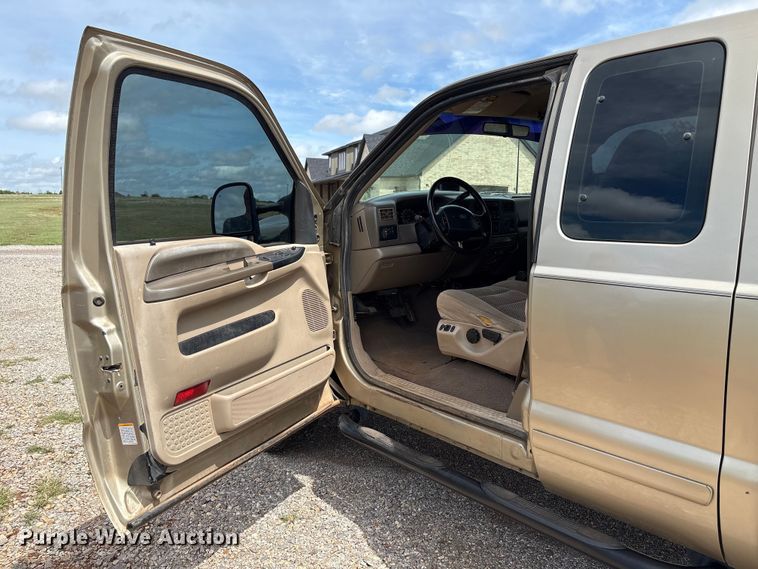 image for item EW1499 2001 Ford F250 Super Duty bale bed pickup truck