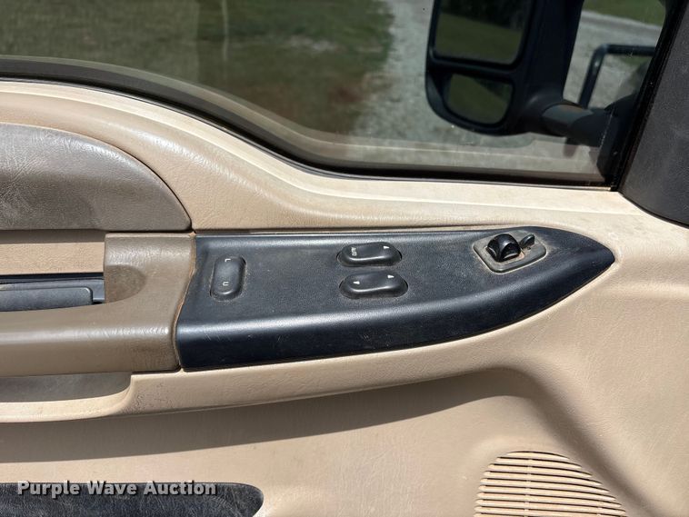 image for item EW1499 2001 Ford F250 Super Duty bale bed pickup truck