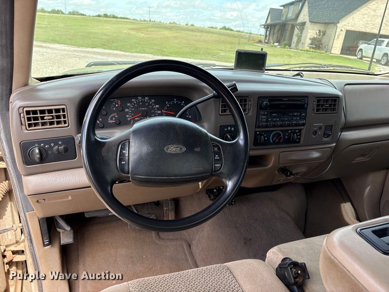 image for item EW1499 2001 Ford F250 Super Duty bale bed pickup truck