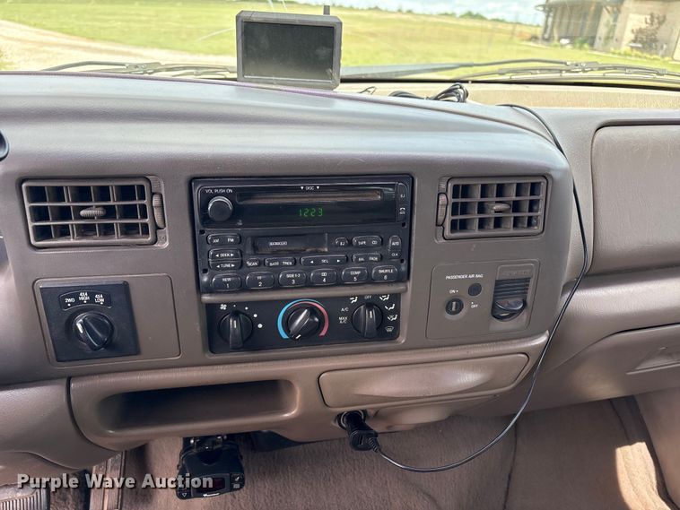 image for item EW1499 2001 Ford F250 Super Duty bale bed pickup truck