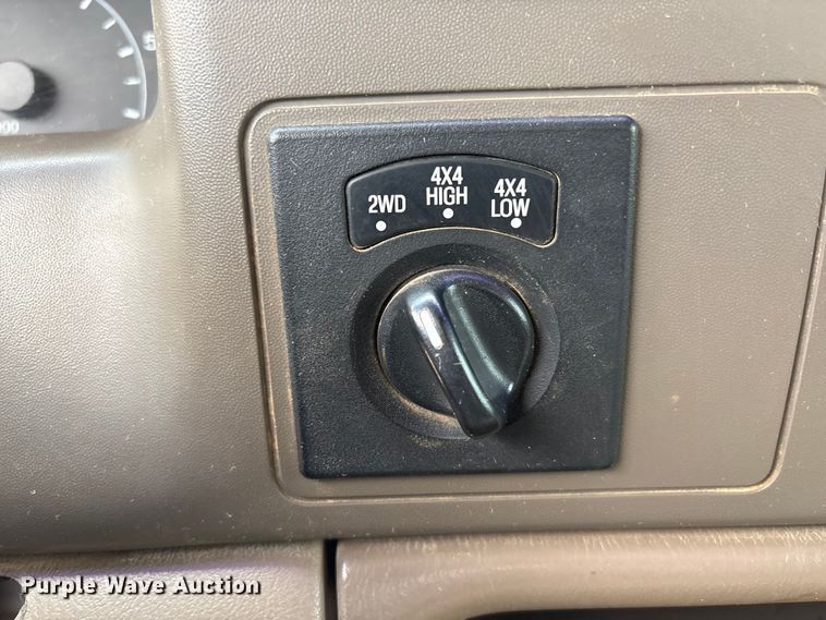 image for item EW1499 2001 Ford F250 Super Duty bale bed pickup truck