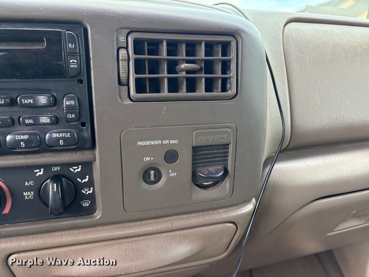 image for item EW1499 2001 Ford F250 Super Duty bale bed pickup truck