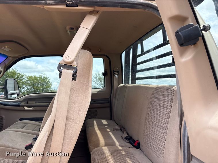 image for item EW1499 2001 Ford F250 Super Duty bale bed pickup truck