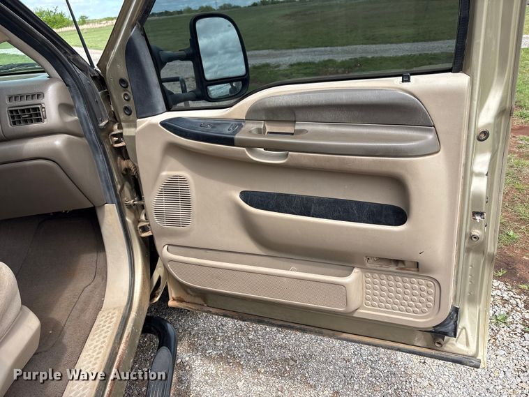 image for item EW1499 2001 Ford F250 Super Duty bale bed pickup truck