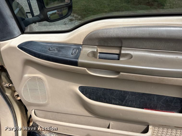 image for item EW1499 2001 Ford F250 Super Duty bale bed pickup truck
