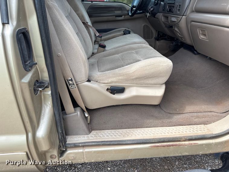 image for item EW1499 2001 Ford F250 Super Duty bale bed pickup truck