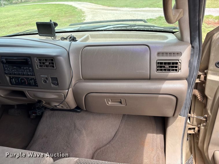 image for item EW1499 2001 Ford F250 Super Duty bale bed pickup truck
