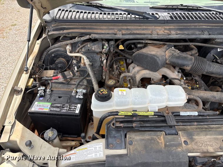image for item EW1499 2001 Ford F250 Super Duty bale bed pickup truck