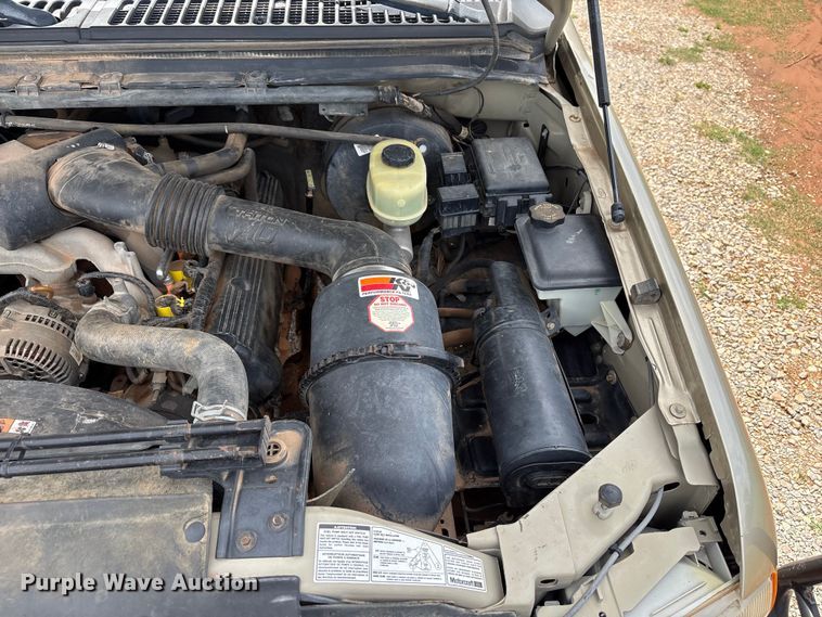 image for item EW1499 2001 Ford F250 Super Duty bale bed pickup truck