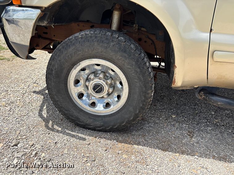 image for item EW1499 2001 Ford F250 Super Duty bale bed pickup truck