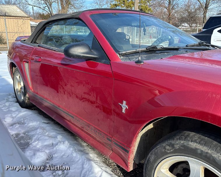 image for item FB2968 2000 Ford Mustang convertible