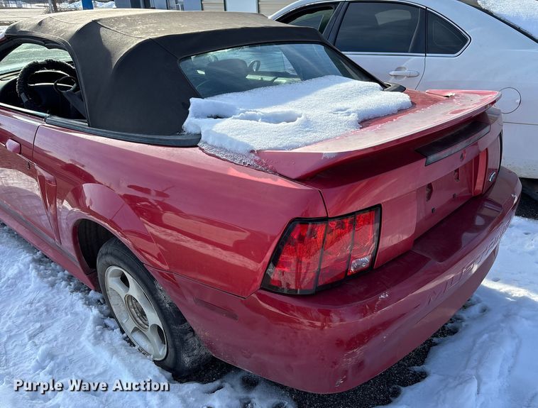 image for item FB2968 2000 Ford Mustang convertible
