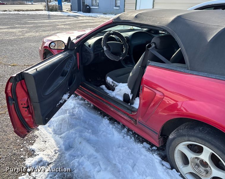 image for item FB2968 2000 Ford Mustang convertible