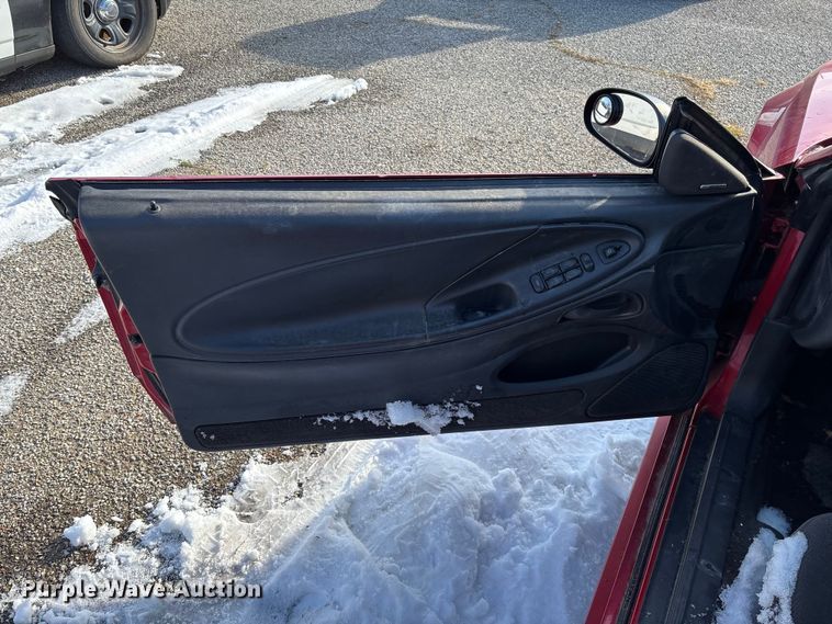 image for item FB2968 2000 Ford Mustang convertible