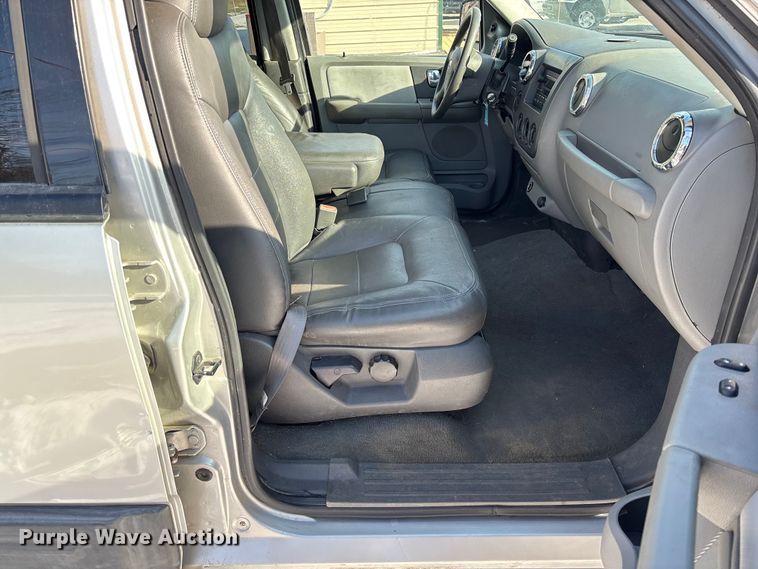 image for item FB2969 2005 Ford Expedition SUV