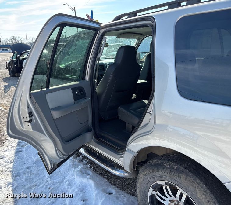 image for item FB2969 2005 Ford Expedition SUV