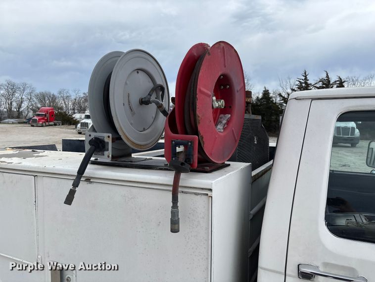 image for item FB3304 1992 Ford F450 Super Duty utility / service truck