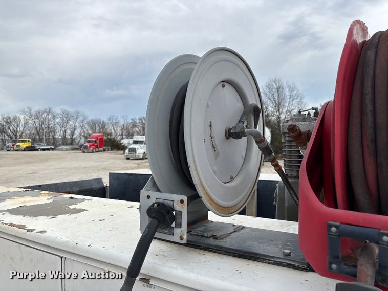 image for item FB3304 1992 Ford F450 Super Duty utility / service truck