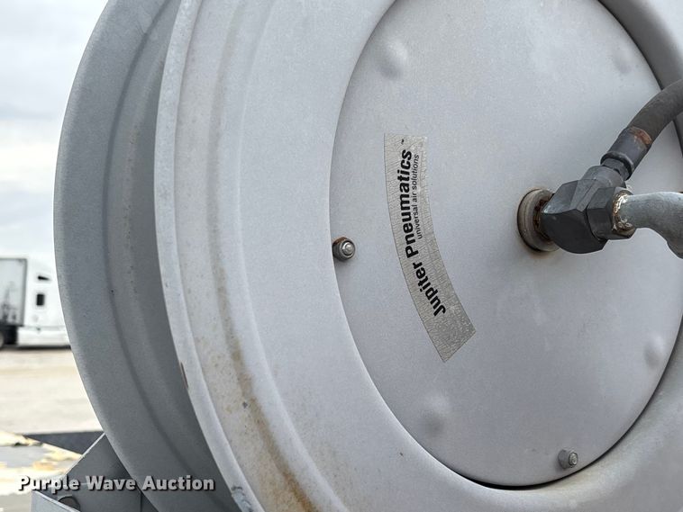 image for item FB3304 1992 Ford F450 Super Duty utility / service truck