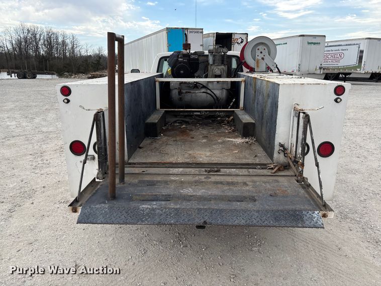 image for item FB3304 1992 Ford F450 Super Duty utility / service truck