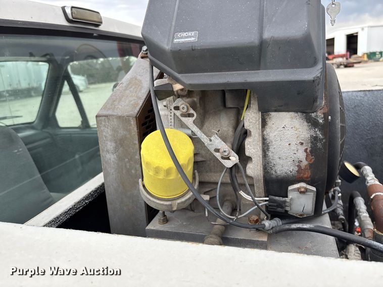 image for item FB3304 1992 Ford F450 Super Duty utility / service truck