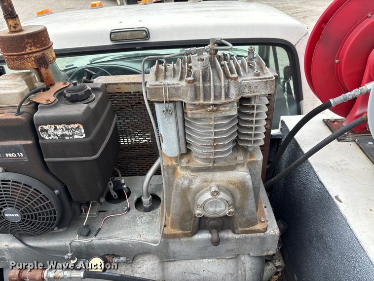 image for item FB3304 1992 Ford F450 Super Duty utility / service truck