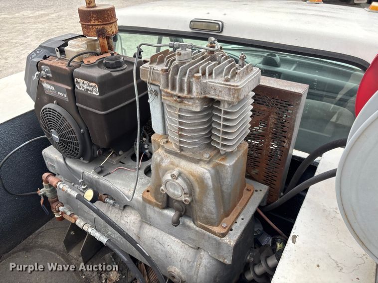 image for item FB3304 1992 Ford F450 Super Duty utility / service truck