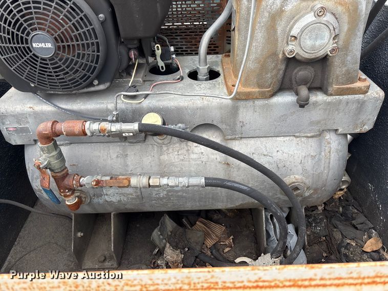 image for item FB3304 1992 Ford F450 Super Duty utility / service truck