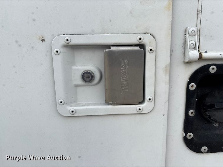 image for item FB3304 1992 Ford F450 Super Duty utility / service truck