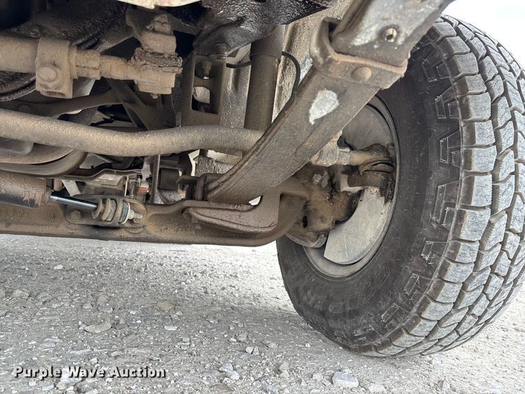 image for item FB3304 1992 Ford F450 Super Duty utility / service truck