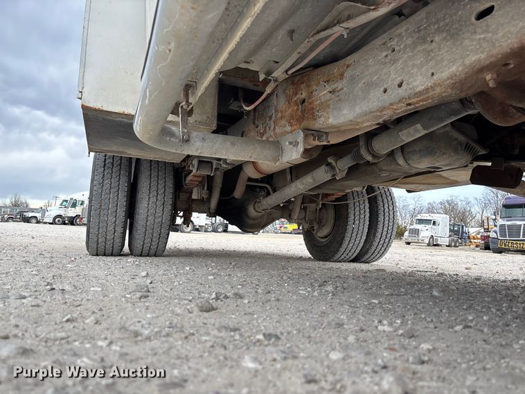 image for item FB3304 1992 Ford F450 Super Duty utility / service truck