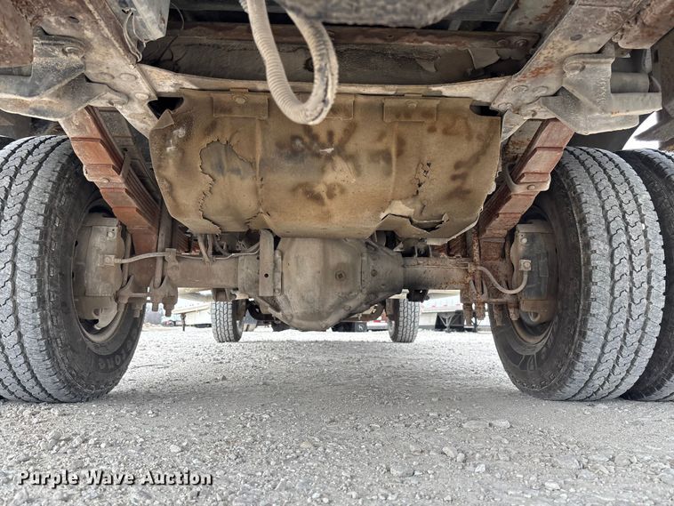 image for item FB3304 1992 Ford F450 Super Duty utility / service truck